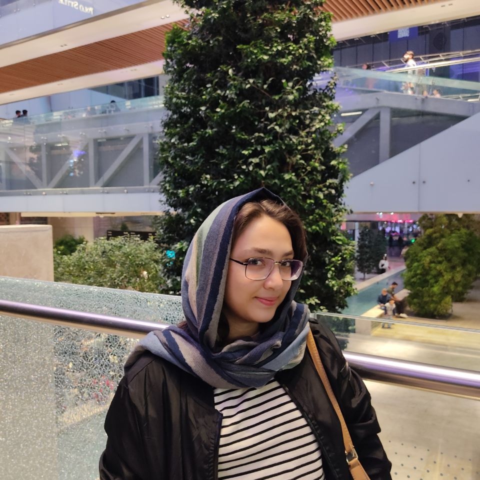 نگار شاه حسینی